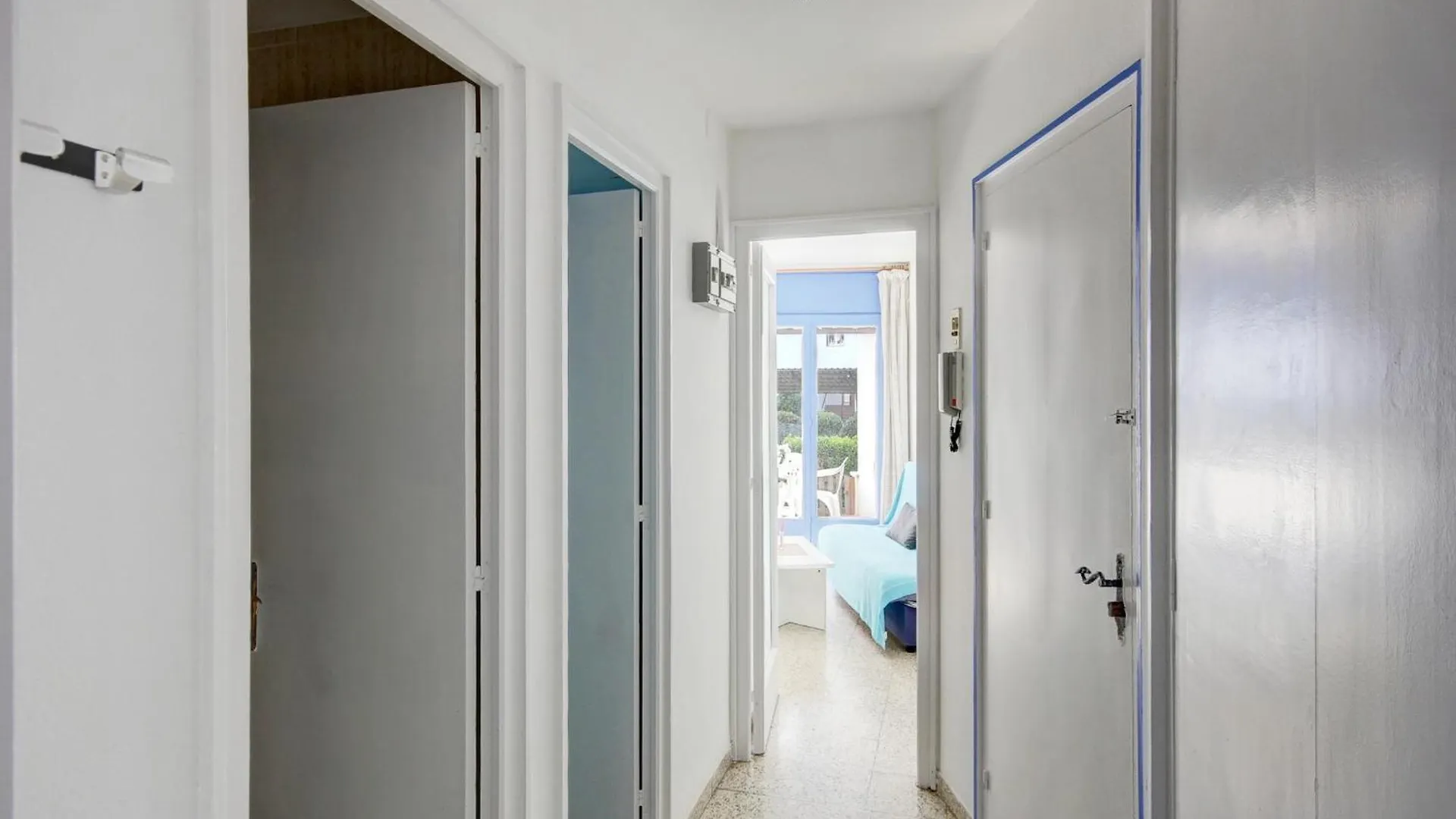 Posh Apartment In Central Location Roses 0*,  Spanje