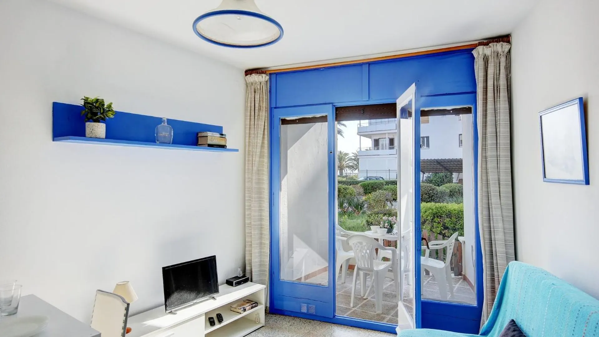 Posh Apartment In Central Location Roses