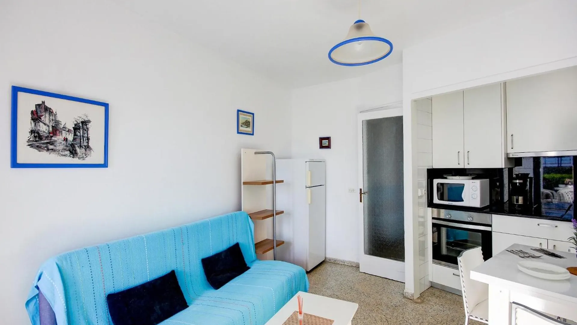 Posh Apartment In Central Location Roses 0*,